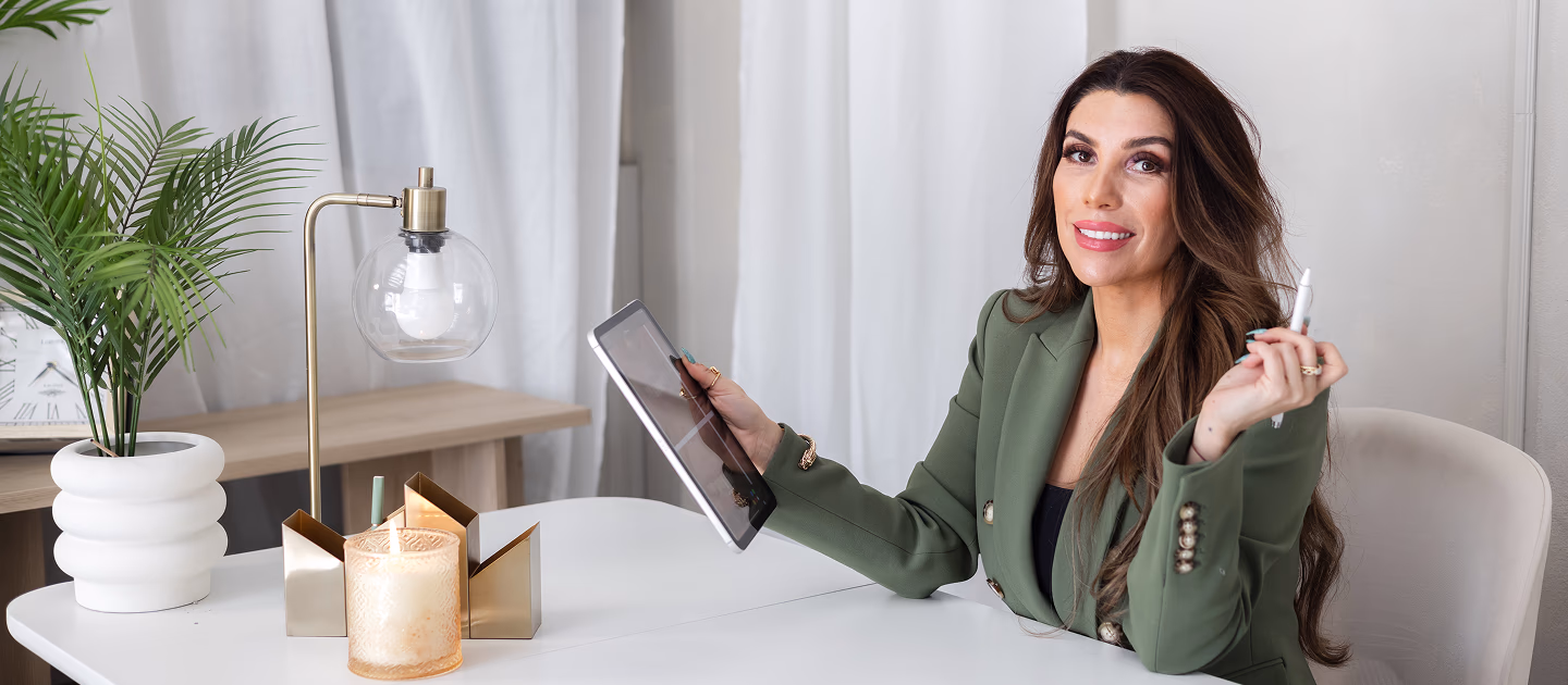 Dr. Vida planning a veneer case on an iPad